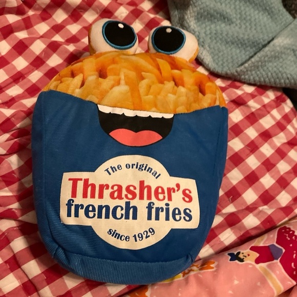 Vintage Thrasher’s French Fries Restaurant Plush Goffa International - Picture 1 of 8